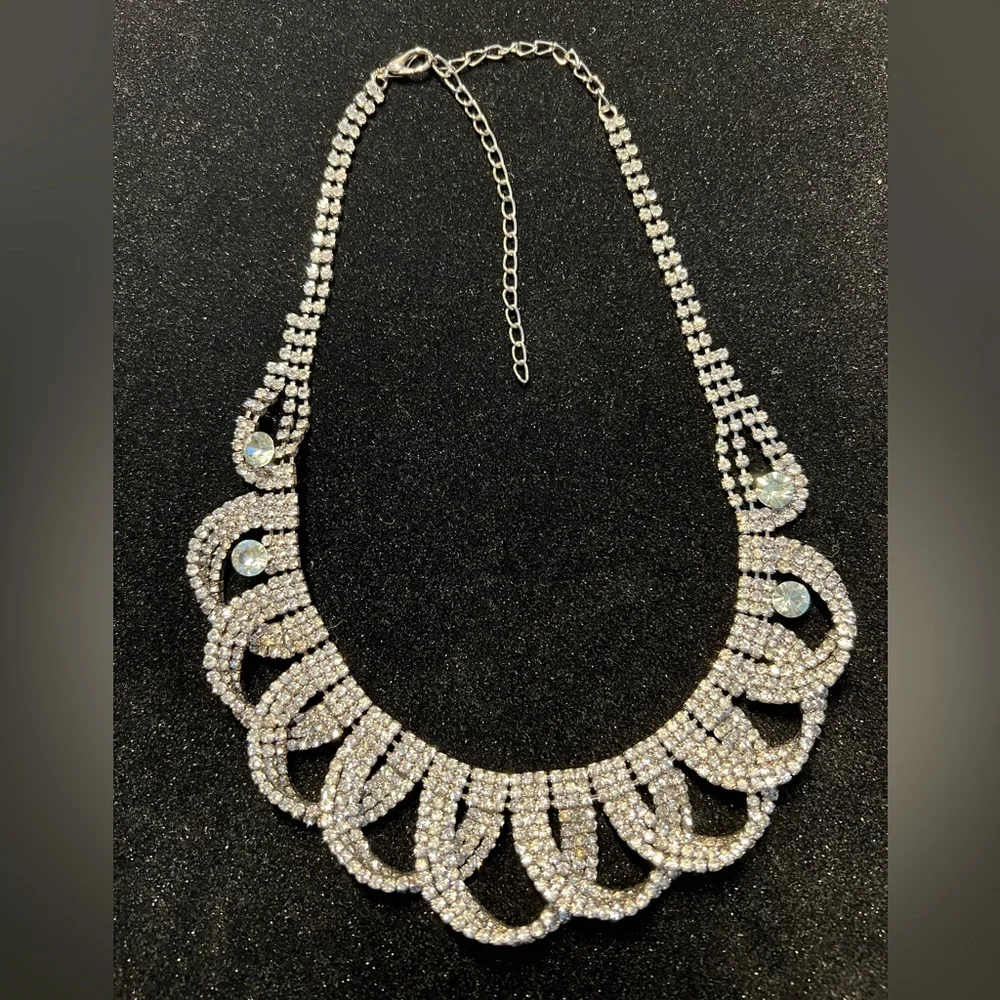 Necklace Looped Rhinestone Statement - Picture 1 of 9
